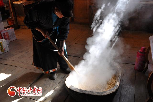 青稞酒|迭部：一碗青稞酒 绵甜迎远客