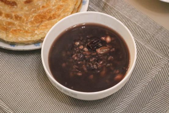 是电饭煲又是压力锅，臻米FY1技多不压身，让我爱上烹饪的感觉