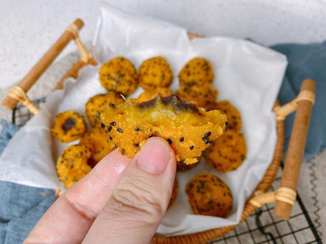 红薯丸子想要好吃，炸之前多做一步，表皮酥脆，第二天也不会回软