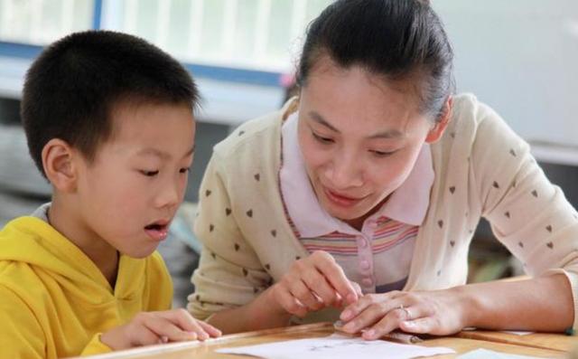「你的育儿经」还在到处找机构？懂得这三点，在家也能做好“幼衔小”