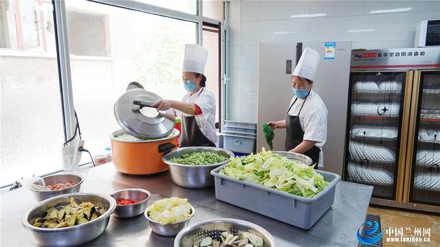 超级宝妈|兰州市强化幼儿园舌尖上的防护