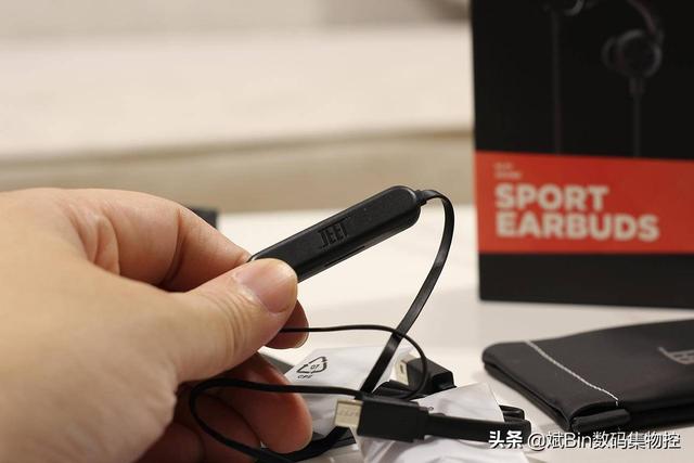 再度入坑JEET高性价比，运动通勤两不误的W1S运动蓝牙耳机