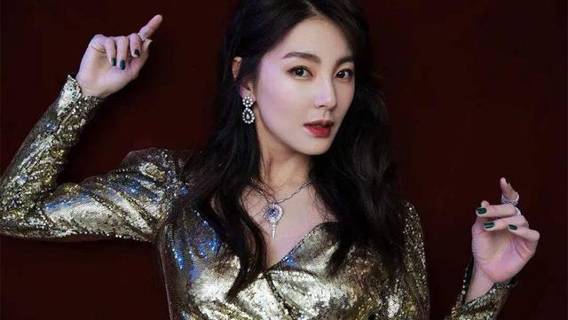 小瓶盖|第一届《超女》8强现状如何？4人销声匿迹，冠军处境让人心酸