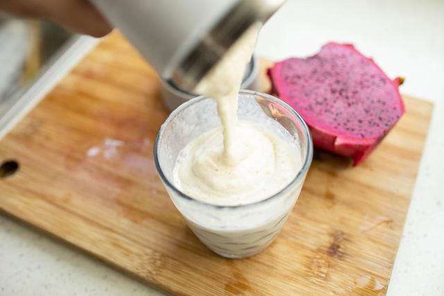 夏日神器，巧本便携榨汁机让饮品更健康