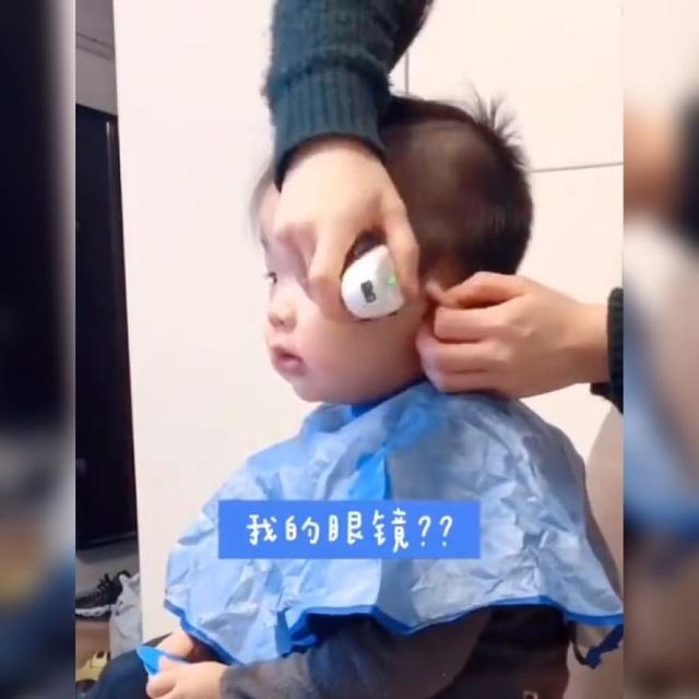 「超级宝妈」萌娃上演“宅男变形记”，宝妈改造自家宝宝火了，网友：五分好评