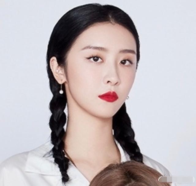 9号放映厅|THE9晒正面照营业，赵小棠臭脸抢镜，风格各异难打破出道失业魔咒