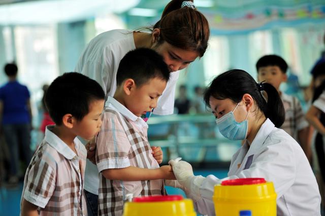 中国日报网|江西万载:“健康套餐”送进幼儿园