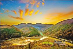 「你的育儿经」书架上的最美中国纪录片《这里是中国》,每一页都震撼人心