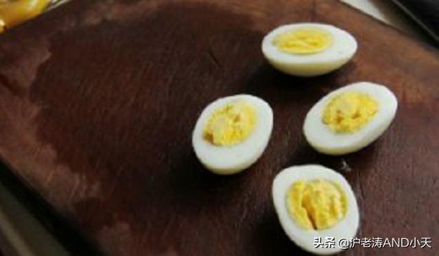 【超级宝妈】小孩子,不肯好好吃饭怎么办?这样做让他抢着吃!