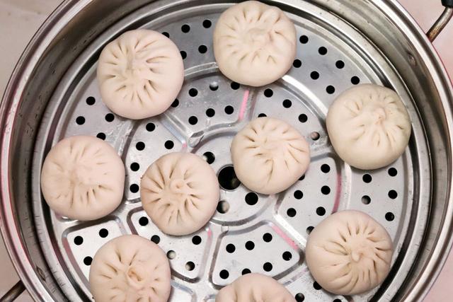 天冷就馋此肉包子，鲜香入味，做法也简单，全家人都喜欢吃