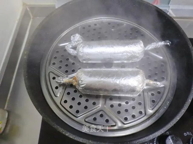 奥尔良鸡腿卷：不用烤箱不油炸！鸡腿吃出新花样！