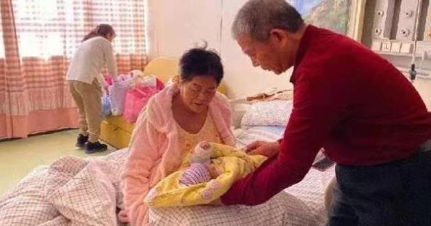 #你的育儿经#“二胎有风险，生娃需谨慎”，大宝若超过这年纪，建议父母要三思