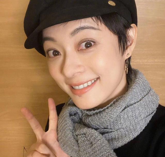 全能孙俪上线，学习书法写千字文，用实际行动教育孩子获赞fun娱乐