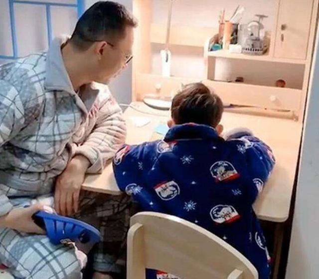 超级宝妈|“只会叫妈，有事不会找你爸？”陪读妈妈的心酸不易，很少有人懂
