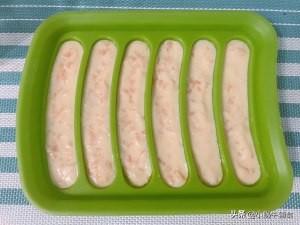 「超级宝妈」适合10个月以上,自制宝宝三文鱼香肠,安全健康又美味,做法简单