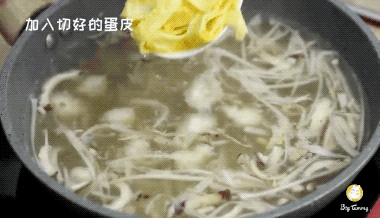 你的育儿经▲一碗热气腾腾的虾滑汤，能给宝宝一个温暖的冬天