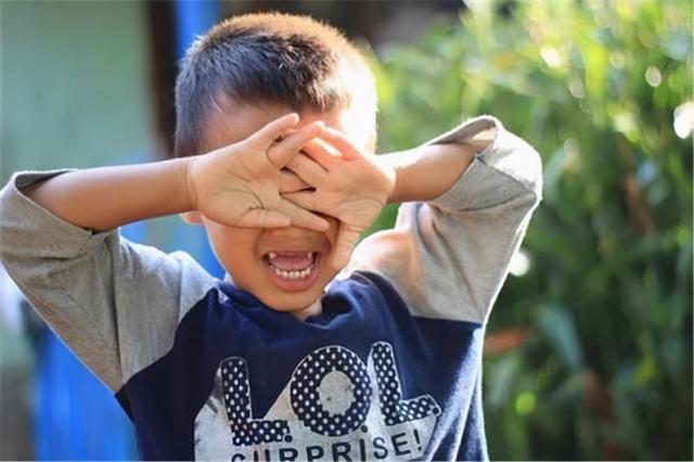 孩子总是和自己对着干？家长可了解“禁果效应”，先学会接受孩子