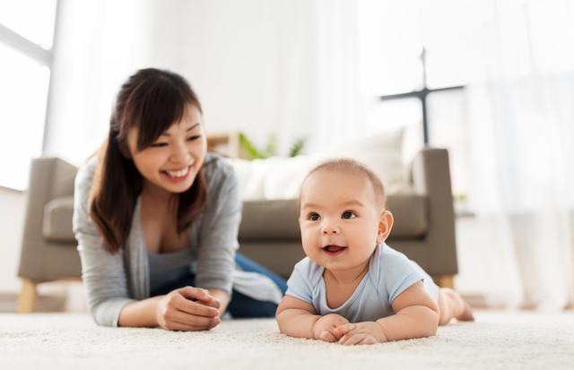 『你的育儿经』如何顺利应对婴儿依恋关键期？给新手宝妈支新招