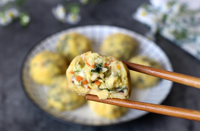 冬天，就馋这“菜团子”，粗粮细作，全面营养，比吃馒头强多了