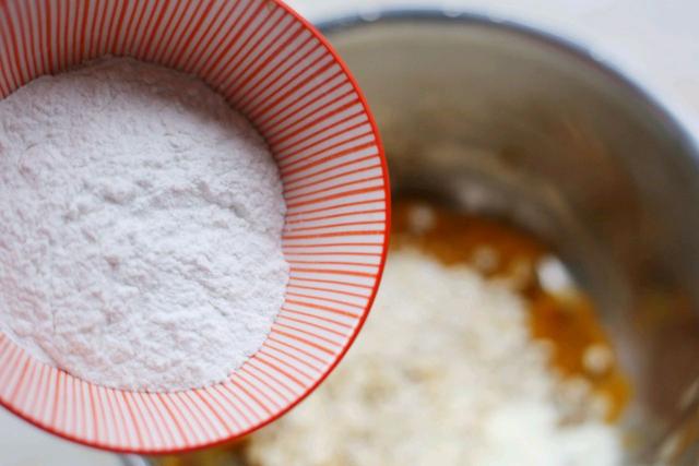 冬天就馋这零食，半个南瓜，1碗燕麦就能做，香甜酥脆太好吃了