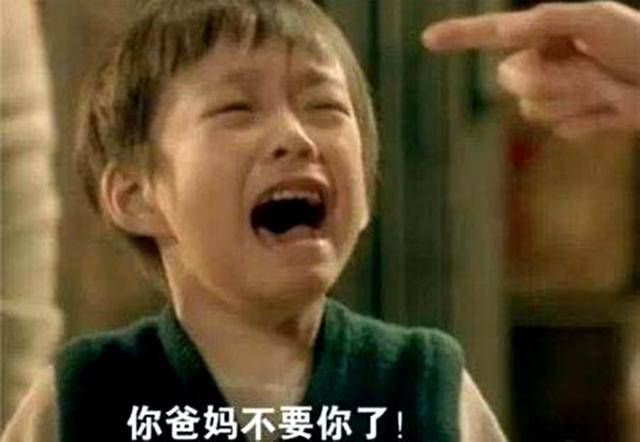 宝宝第一次吃卤鸡爪，看了看自己的小手觉得很眼熟，干饭都不香了