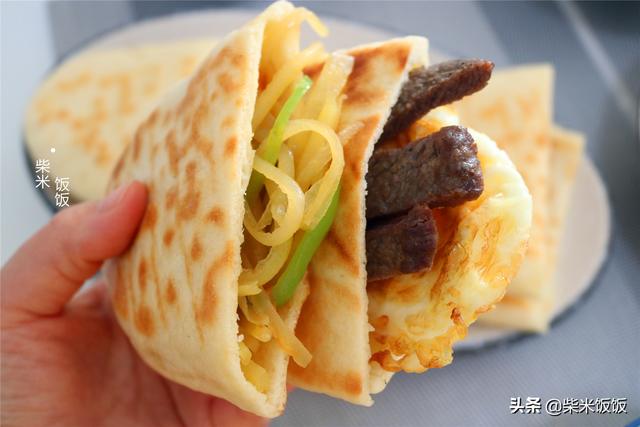 发面饼还可以这样做，大空心，加上自己爱吃的菜，太美味了
