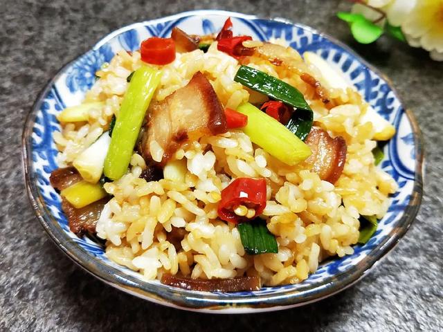 等了一年的腊肉，忍不住想尝尝鲜！味道醇香，百搭又下饭