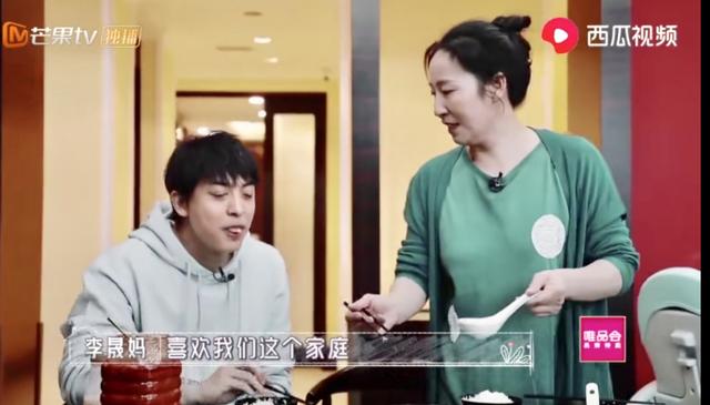 因戏生情,没想到戏外“小燕子”和“尔康”的婚后生活这么甜|资讯早知道