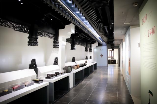 趣旅游@戴老上海礼帽自拍、闻50年前美加净肥皂香味……“五五购物节”来上海豫园“重回屋里厢”