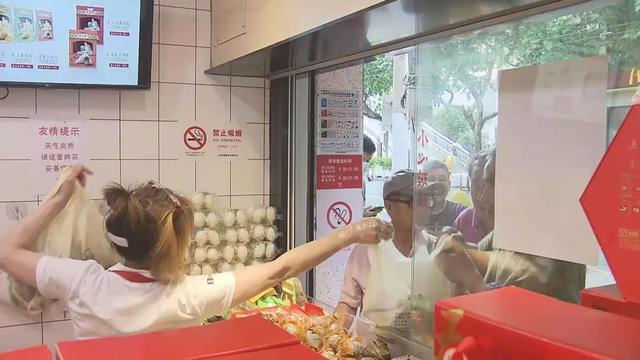 香囊|吃粽子，挂香囊，端午传统受欢迎