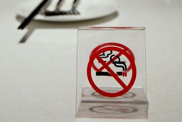 支架|疫苗保半年？吸烟防新冠？愚人节说“愚话”