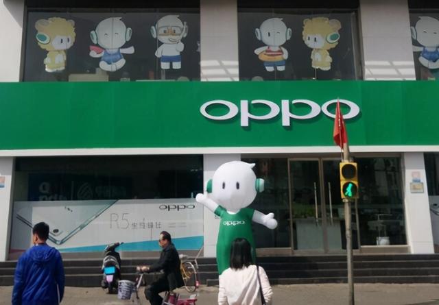 华为困难之际，为何大量商家却想转投OPPO？背后原因令人心酸