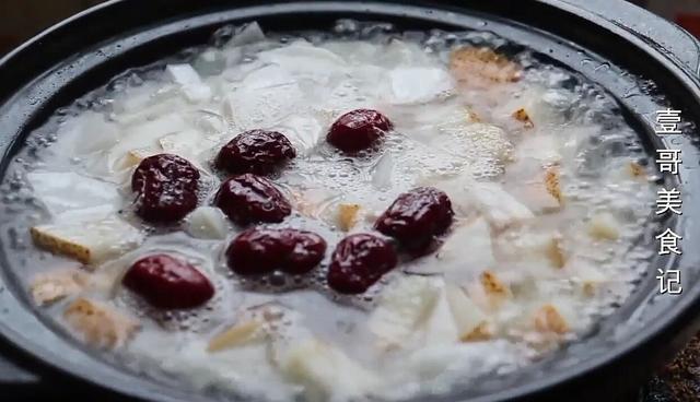 萝卜别再腌了，加2个雪梨，教你新做法，止咳化痰，全家都爱喝