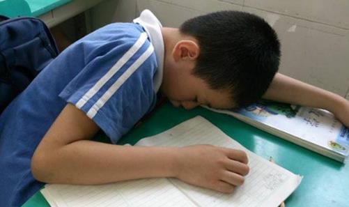 我的天使|孩子上课睡觉，老师一生气拍照发家长群，妈妈的回答让人拍手叫好
