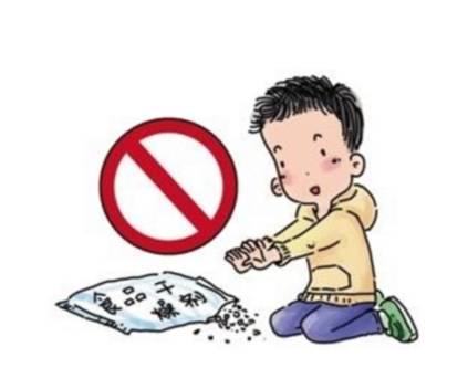 健康学堂：5岁孙女误食干燥剂，奶奶急中生智救娃，儿科医生：太正确了