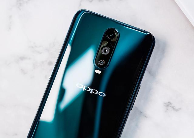 华为困难之际，为何大量商家却想转投OPPO？背后原因令人心酸