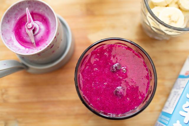 夏日神器，巧本便携榨汁机让饮品更健康