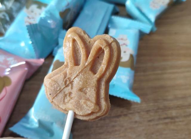 「你的育儿经」?孩子想吃零食别急着说“不”，禁止孩子吃零食，不如学会聪明选