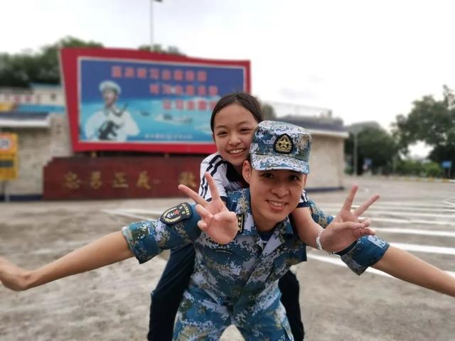 有点甜儿|小海娃的话，戳中了海军爸爸的泪点