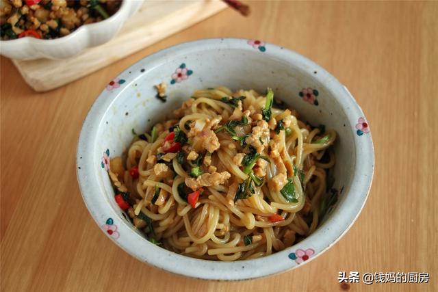 甜味超标|《向往》中黄磊做的3个米粉配菜，这道最有特色，拌米粉超开胃