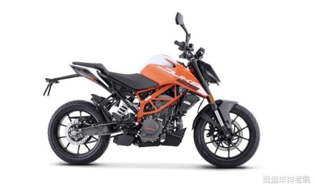 KTM125DUKE“小小公爵”发布2021款，更新家族外观