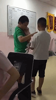 【你的育儿经】一胎能照顾二胎,还交流带娃经验,所以头胎比二胎聪明吗?