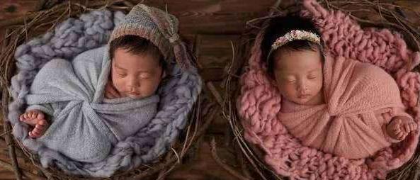 「超级宝妈」姐妹同一天剖腹产，皆为双胞胎，DNA鉴定：4个娃同一个爹同一个妈
