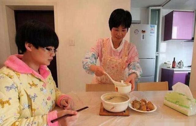 坐月子是女性的“第二春”，这些食物最好别吃，老了还是自己遭罪