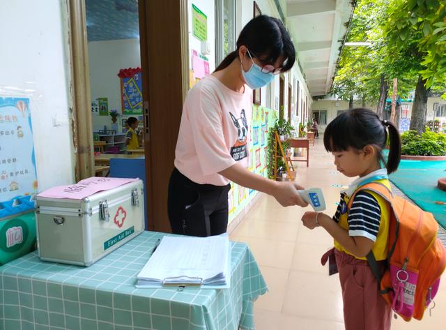 金牌大叔|鼎湖小“神兽”返园啦！镜头记录了这群小可爱