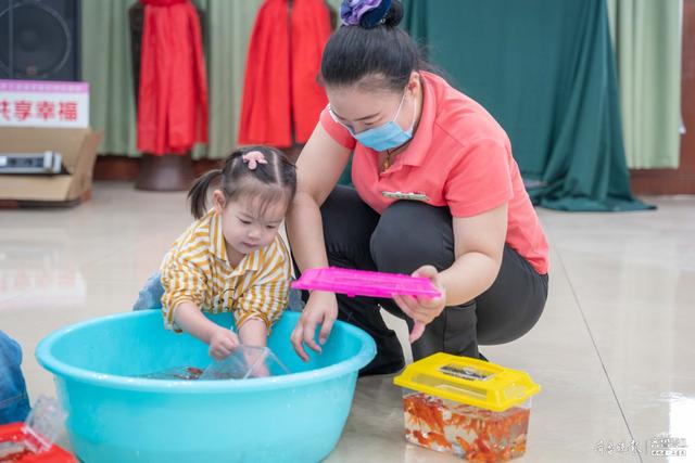 你的育儿经|拍拍操、诗朗诵、捞小鱼……任城区孩子们以这样的方式迎六·一