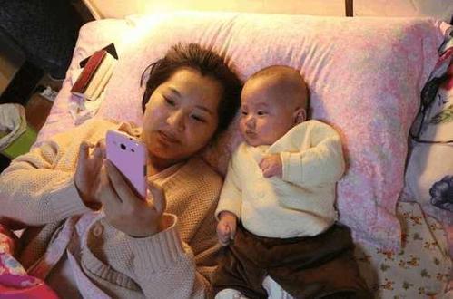 「超级宝妈」男人在孩子出生那一刻，才当了爸爸，妈妈却不是