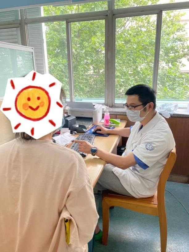 喝酒|一杯酒下肚女销售心跳如擂鼓，醒来后第一句话：我还能喝吗？