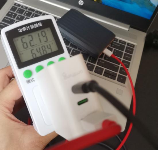 小巧全能：omthing65W 氮化镓充电器上手体验