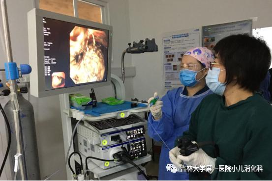 「你的育儿经」长春五岁女童自己揪这个吃，胃里巨大胃石，元凶就是它